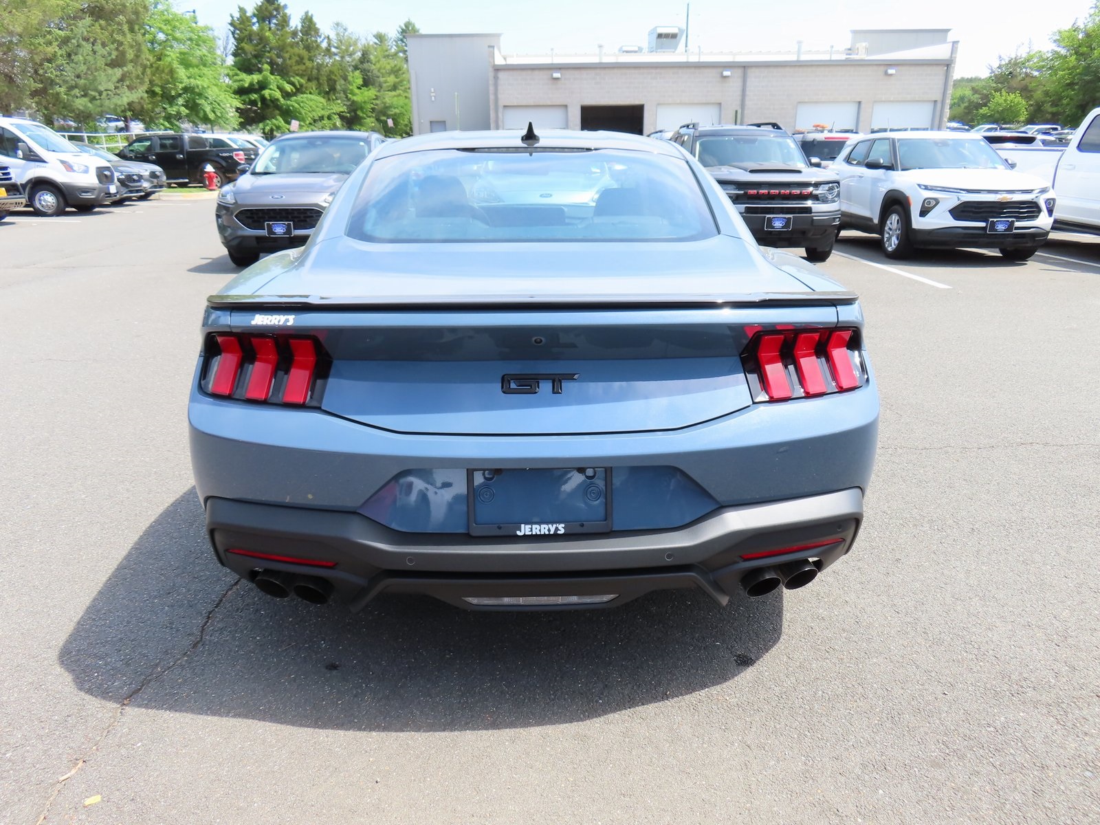 Vehicle image 10 of 41