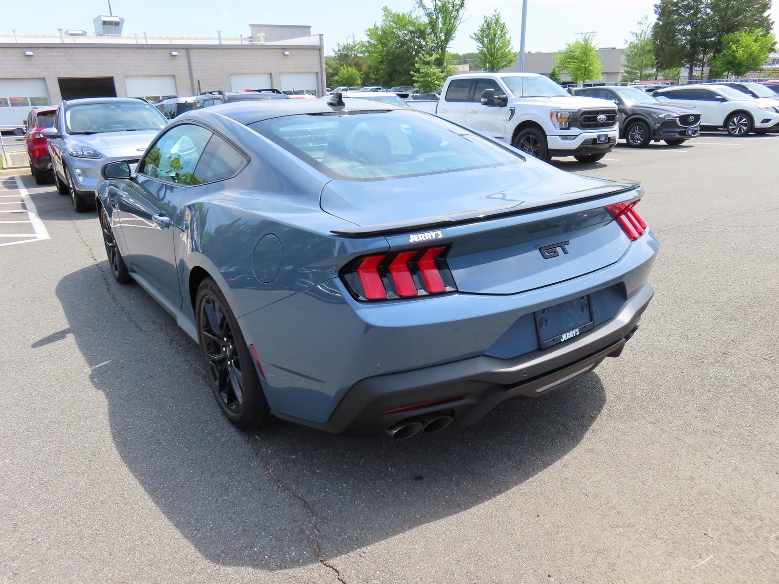 Vehicle image 11 of 41