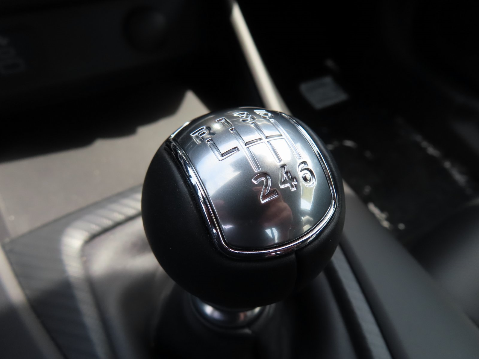Vehicle image 22 of 41