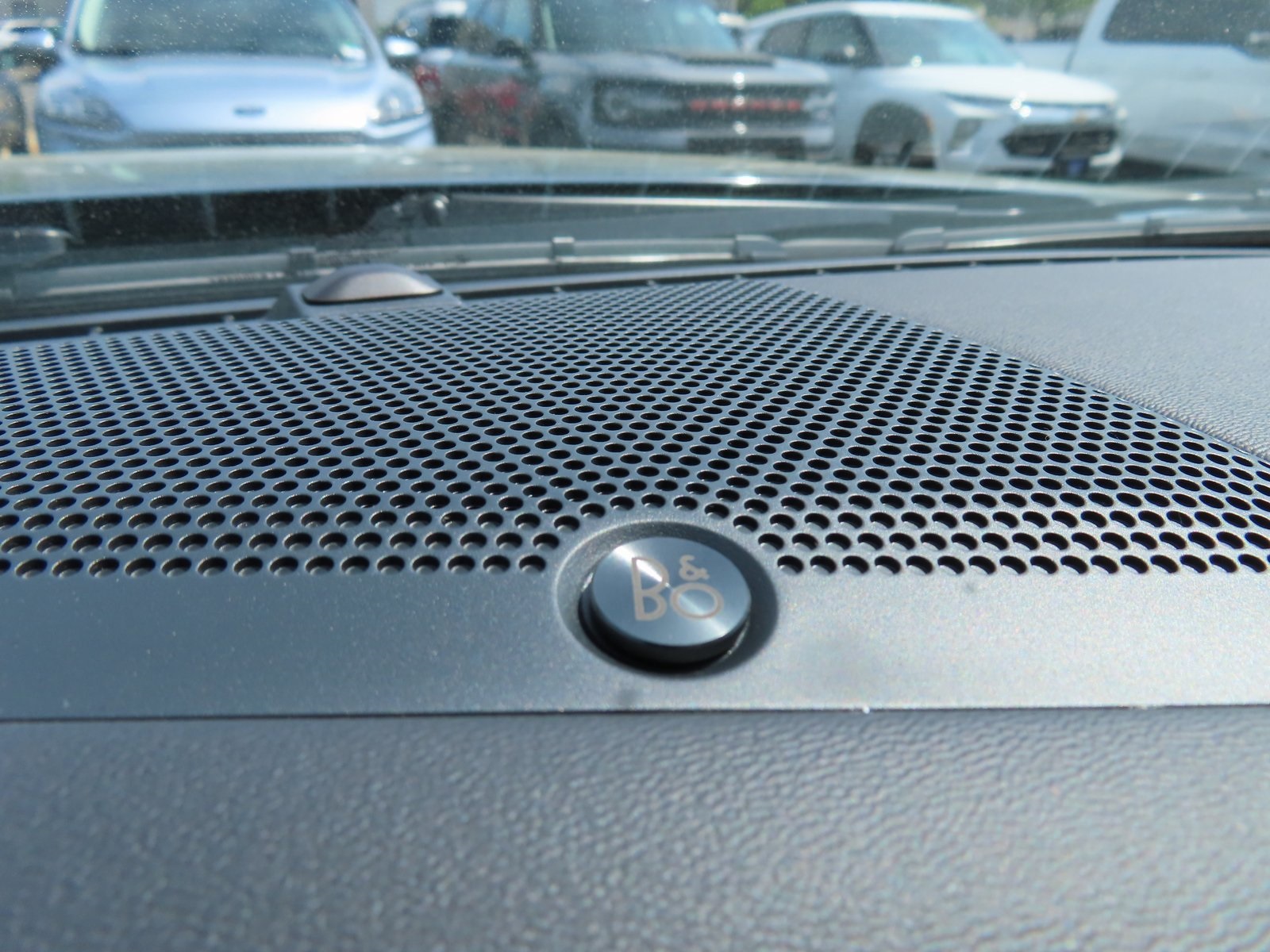 Vehicle image 27 of 41