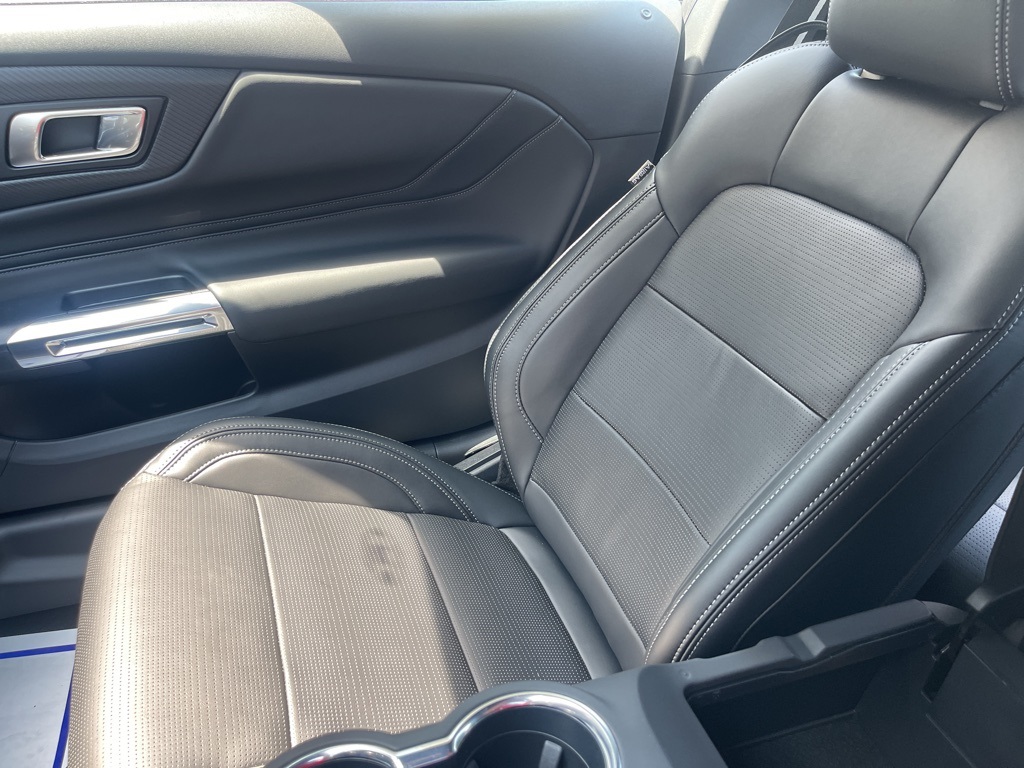 Vehicle image 11 of 33
