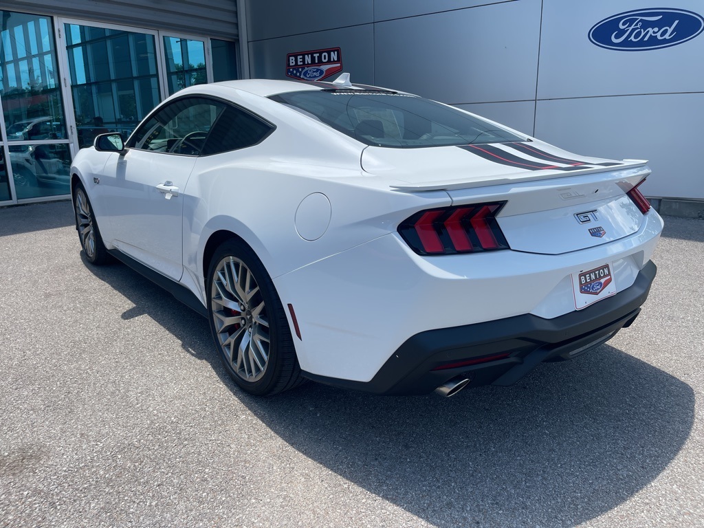 Vehicle image 7 of 33