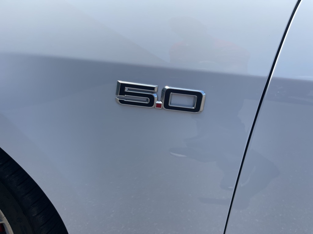 Vehicle image 24 of 33