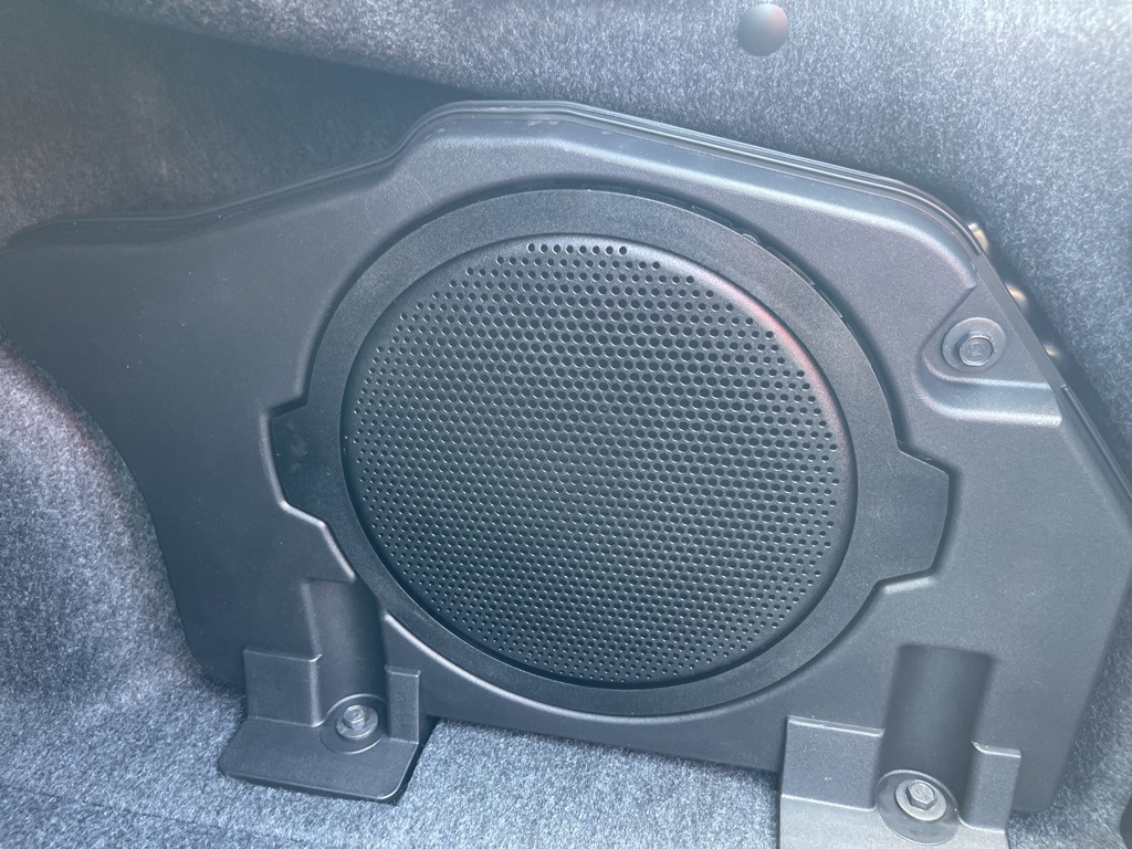 Vehicle image 29 of 33