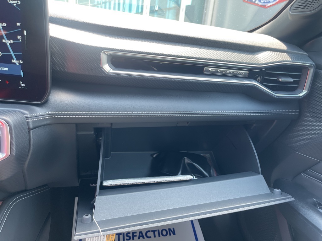 Vehicle image 25 of 33