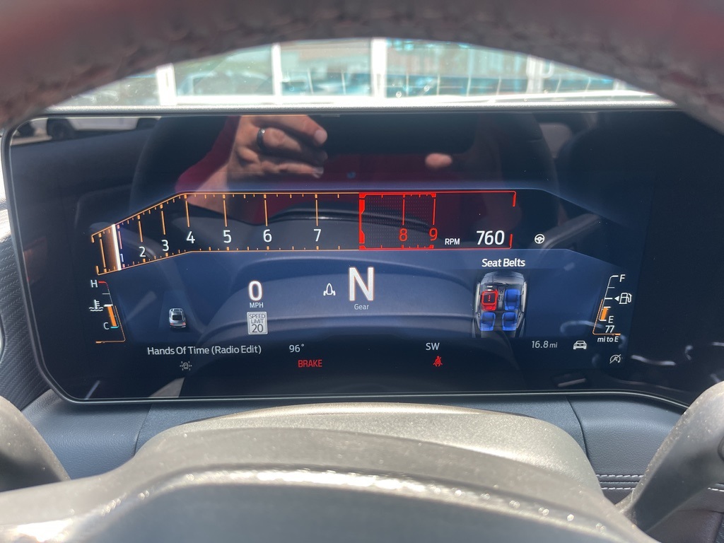 Vehicle image 14 of 33