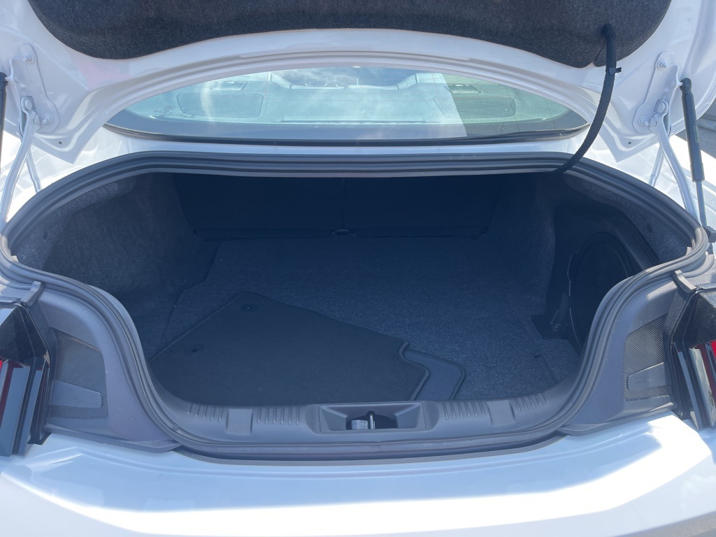 Vehicle image 9 of 33