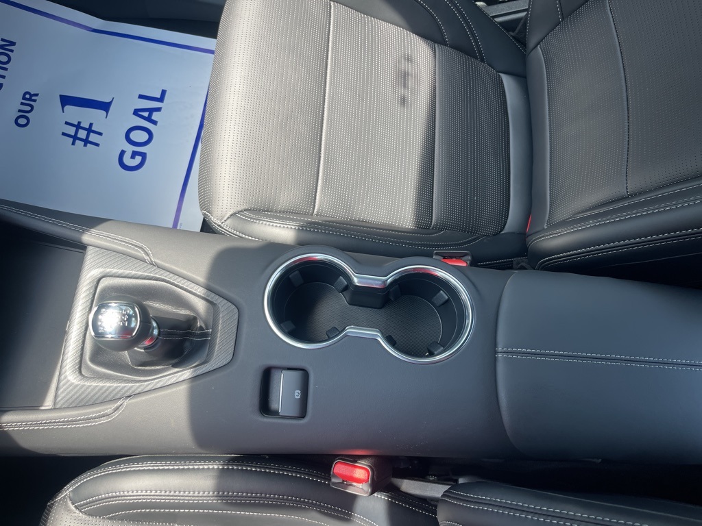 Vehicle image 18 of 33