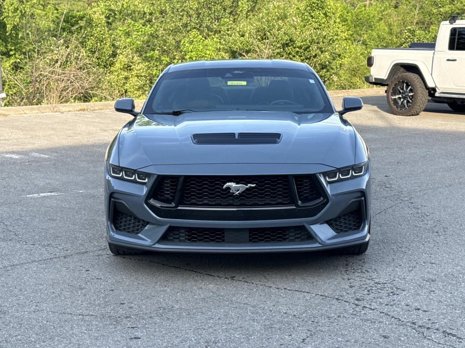 2025 Ford Mustang GT Premium Image 2 of 31