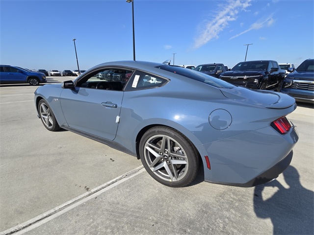 2025 Ford Mustang GT Premium Image 4 of 15