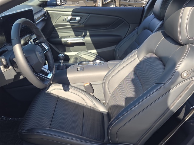 2025 Ford Mustang GT Premium Image 8 of 15