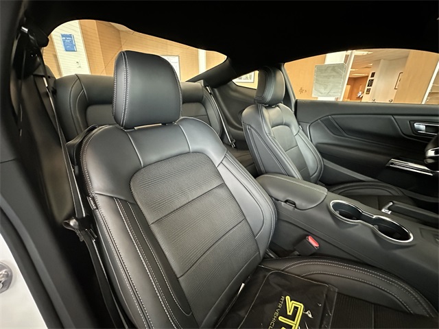 Vehicle image 36 of 45
