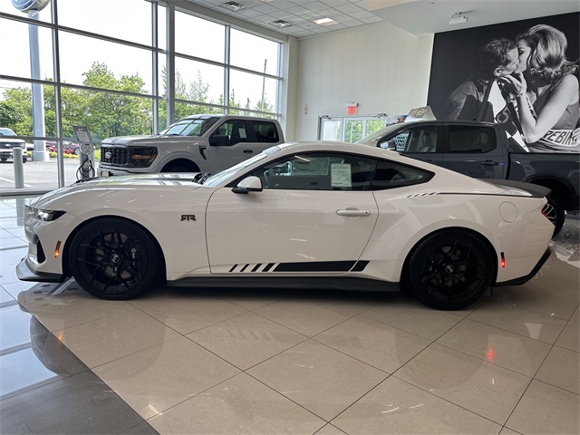 Vehicle image 8 of 45