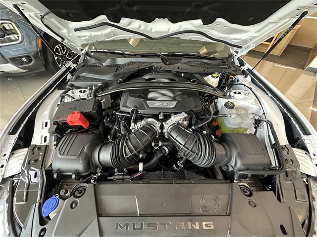 Vehicle image 33 of 45