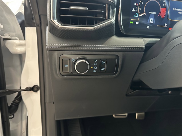 Vehicle image 31 of 45
