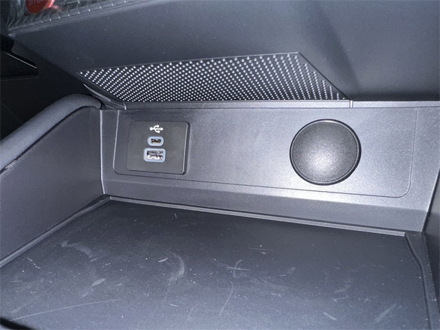 Vehicle image 24 of 45