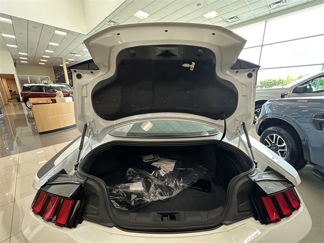 Vehicle image 41 of 45