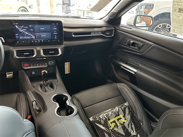 Vehicle image 18 of 45