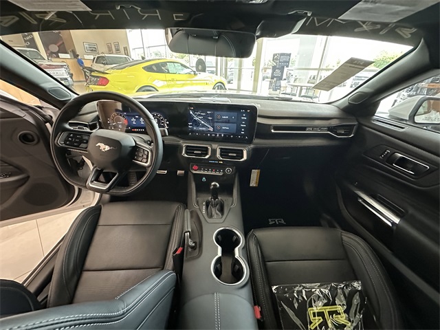 Vehicle image 17 of 45