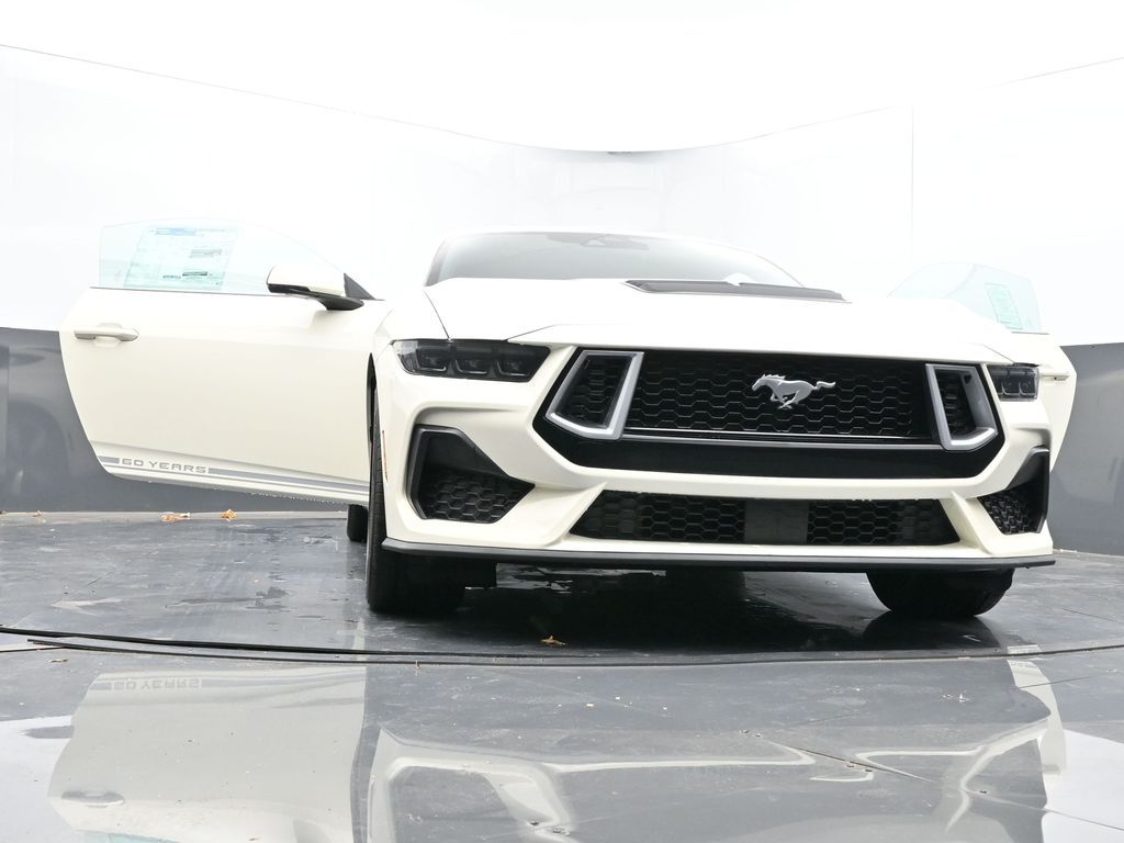 Vehicle image 17 of 62