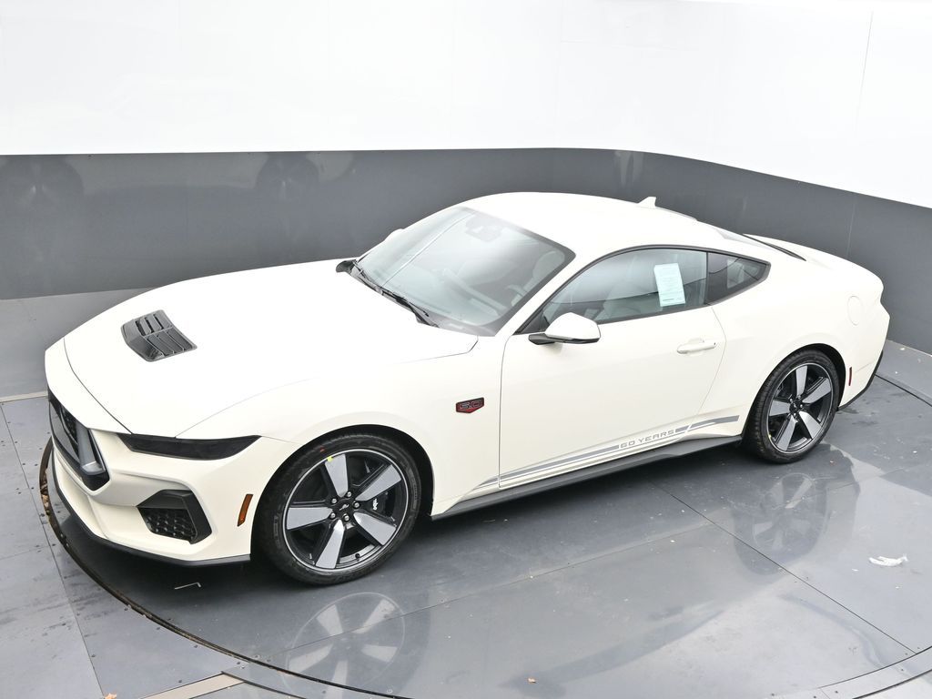 Vehicle image 4 of 62