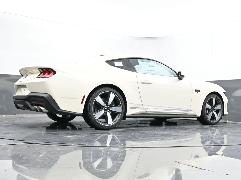 Vehicle image 31 of 62