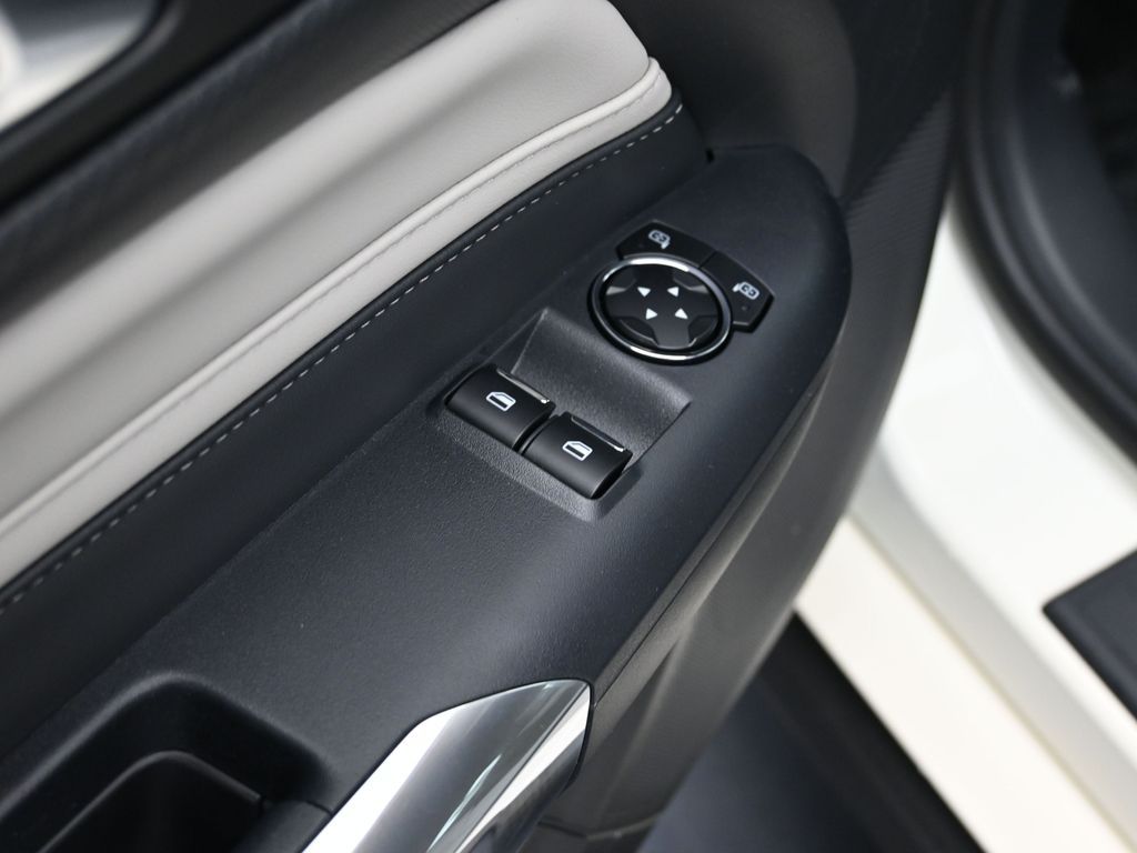 Vehicle image 49 of 62