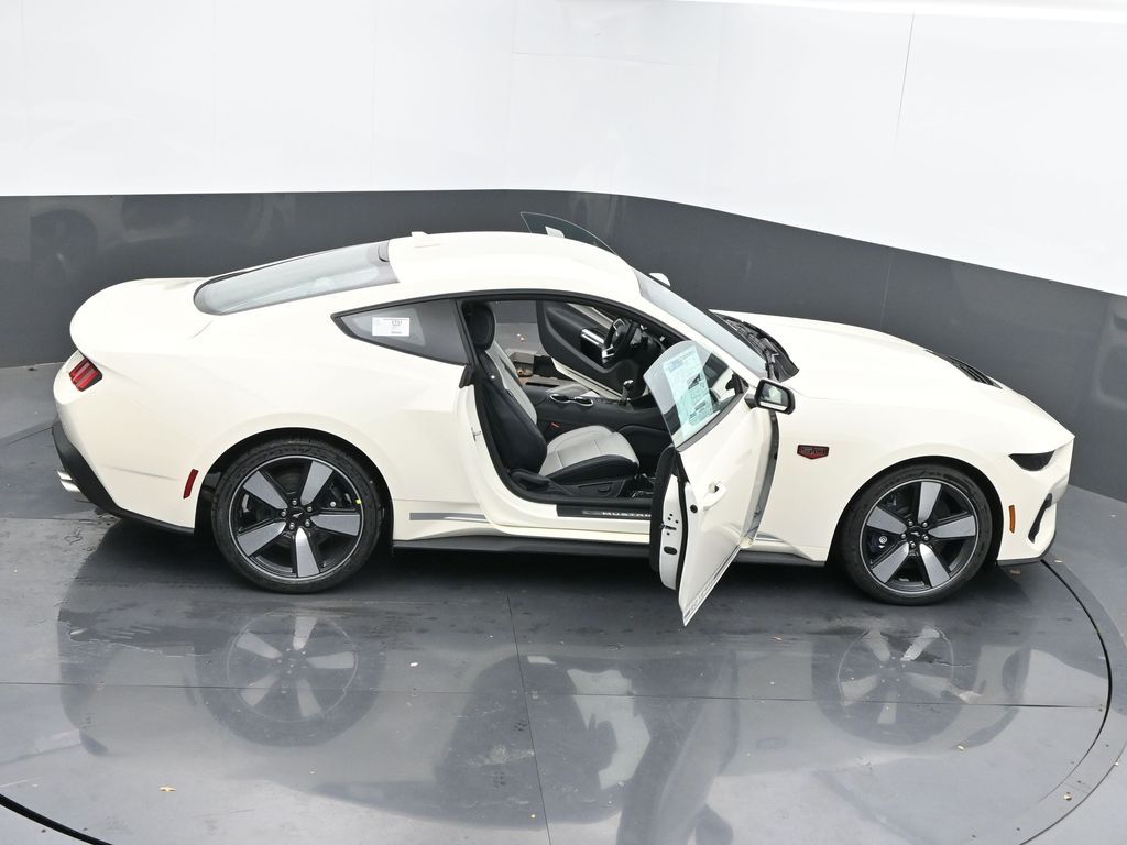 Vehicle image 20 of 62
