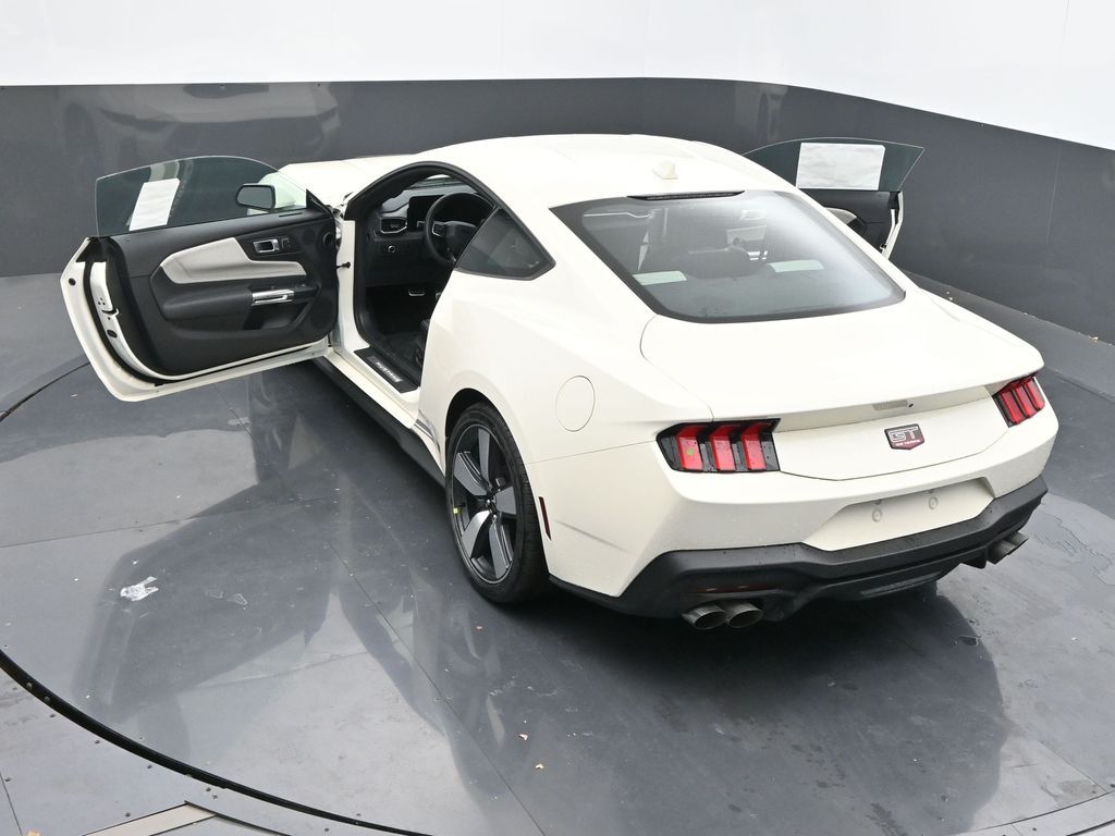Vehicle image 35 of 62