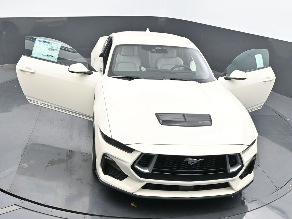 Vehicle image 16 of 62
