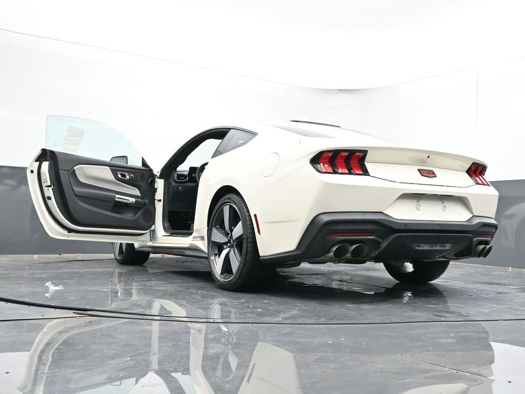 Vehicle image 41 of 62