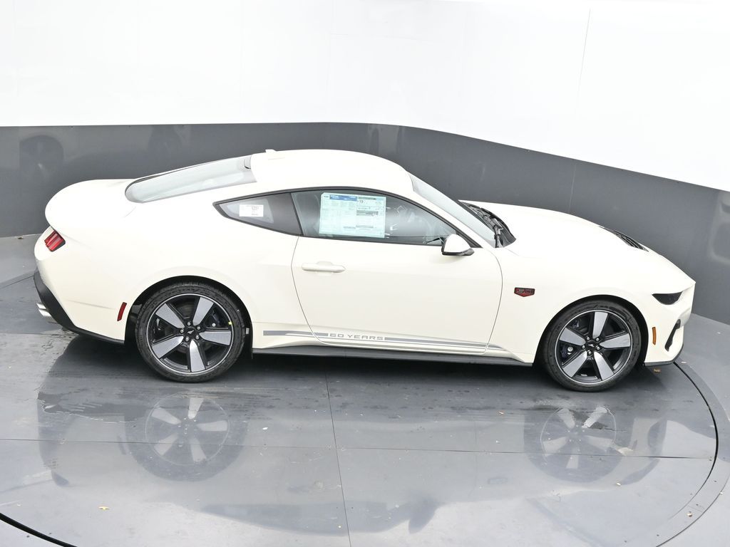Vehicle image 18 of 62