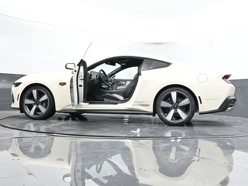 Vehicle image 44 of 62