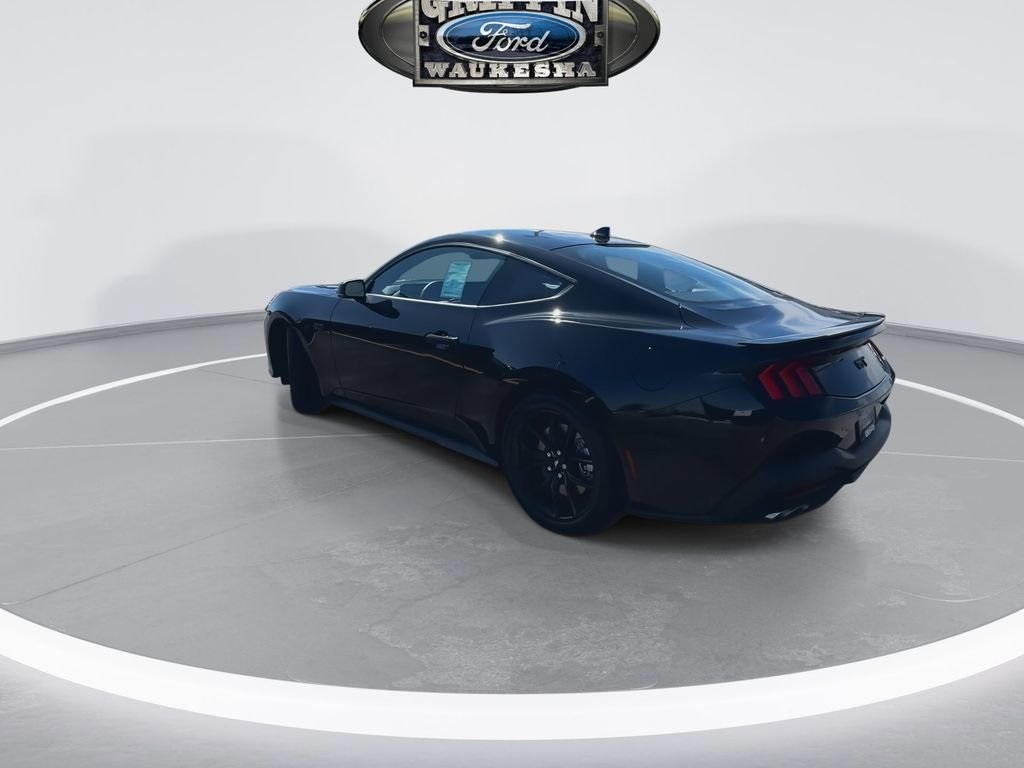 Vehicle image 10 of 26
