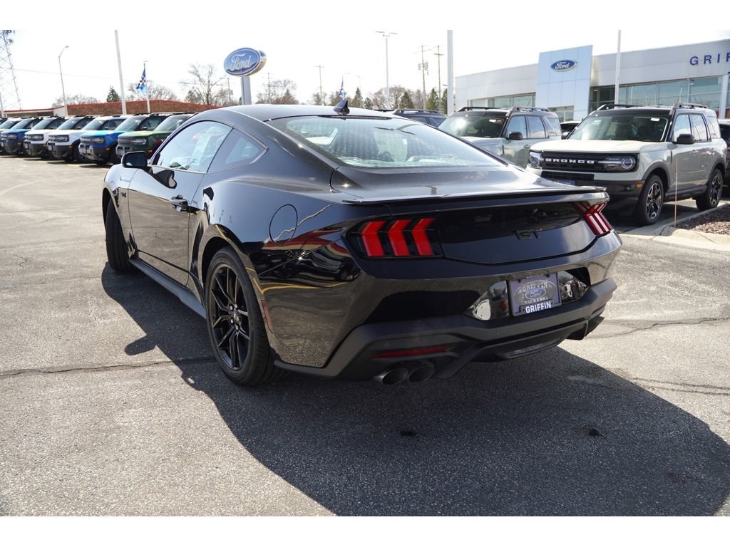Vehicle image 11 of 26
