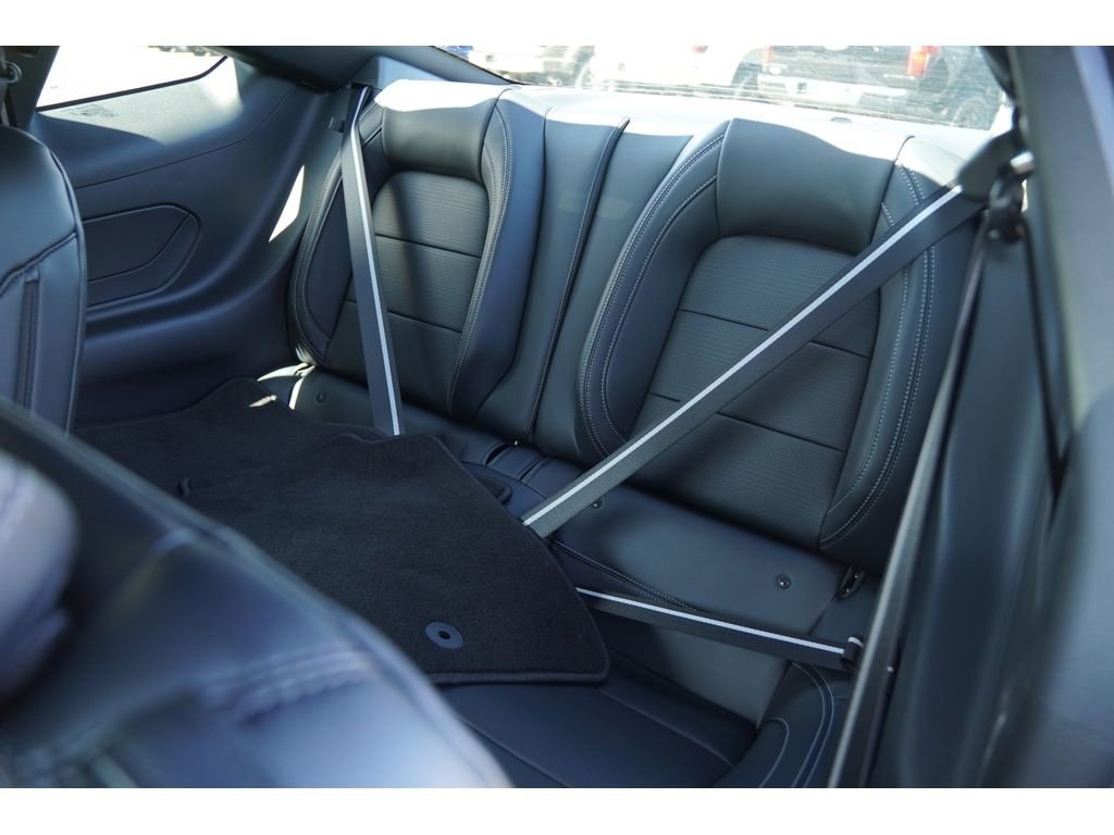 Vehicle image 18 of 26
