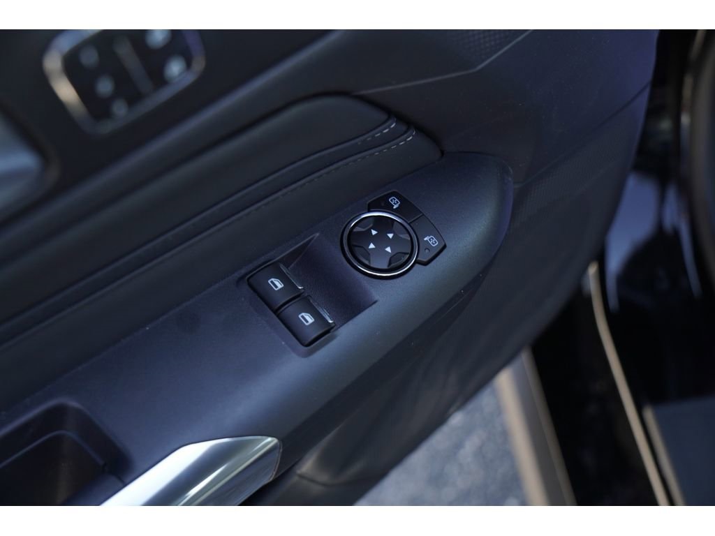 Vehicle image 19 of 26