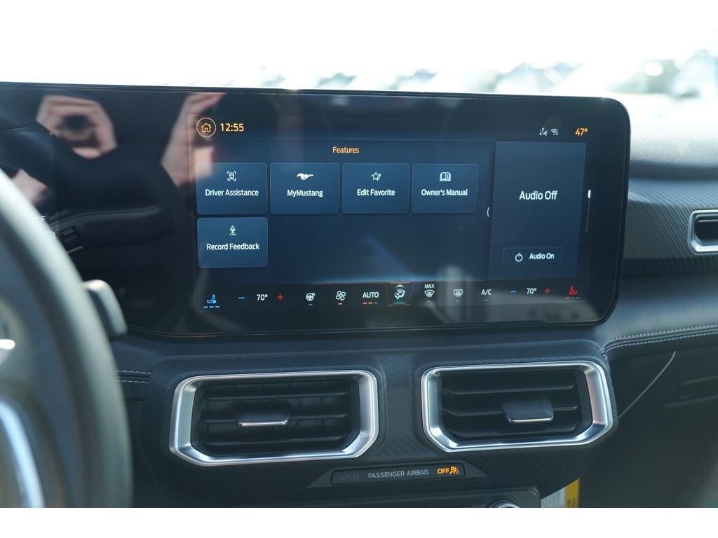 Vehicle image 22 of 26