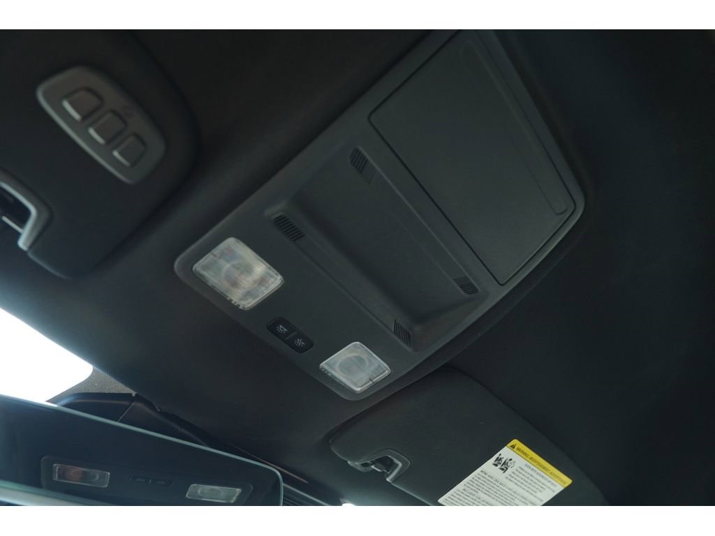 Vehicle image 24 of 26