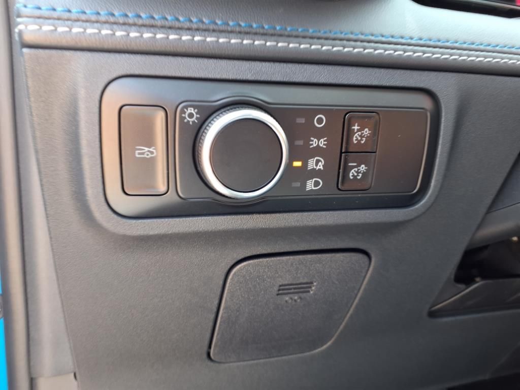 Vehicle image 20 of 30