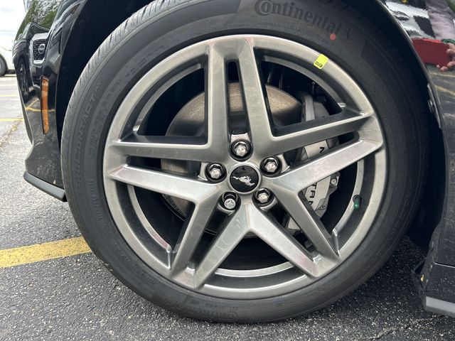 Vehicle image 31 of 33