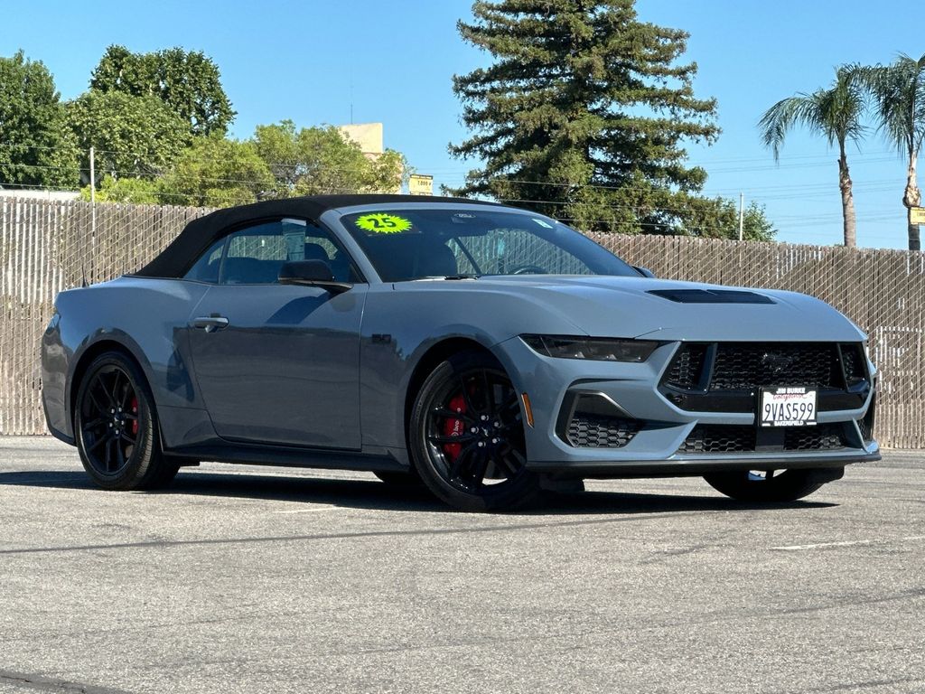 2025 Ford Mustang GT Premium Image 3 of 27