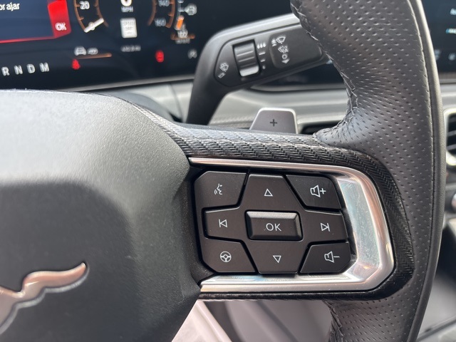 Vehicle image 21 of 28