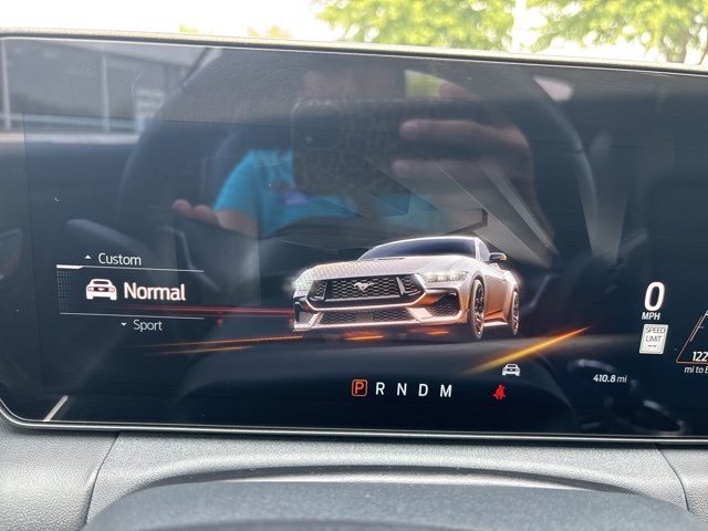 Vehicle image 17 of 28