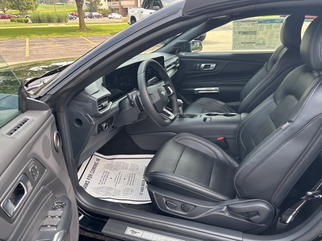 Vehicle image 14 of 28