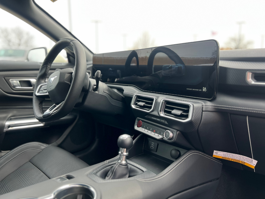 Vehicle image 18 of 26