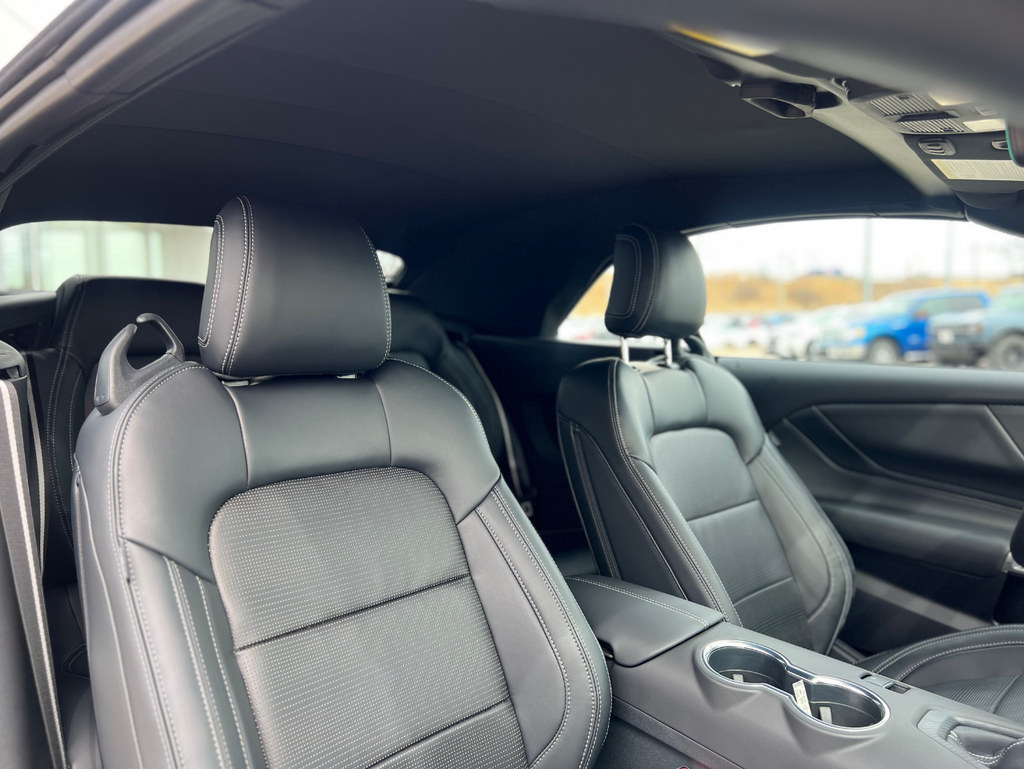 Vehicle image 15 of 26