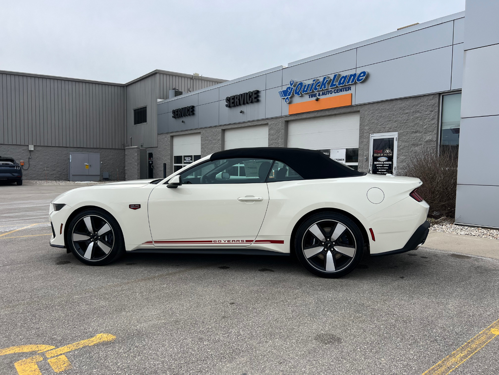 Vehicle image 10 of 26