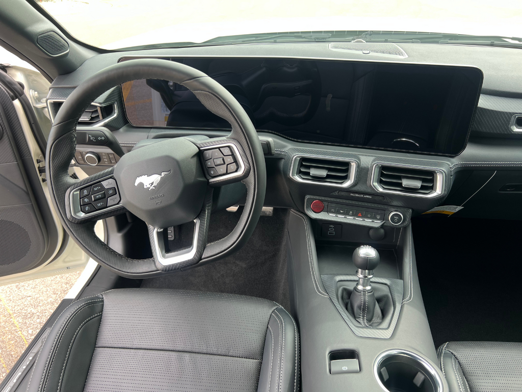 Vehicle image 16 of 26