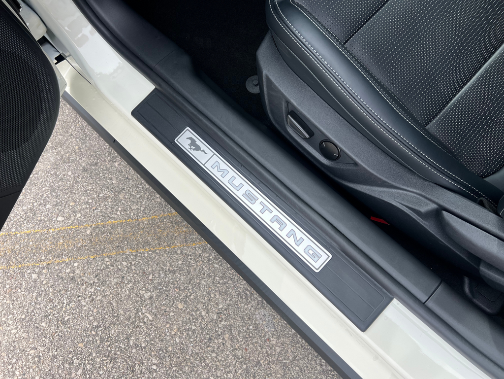 Vehicle image 20 of 26